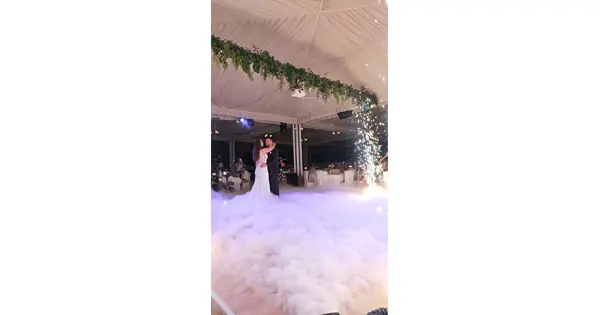 ΧΟΡΟΣ ΠΑΝΩ ΣΤΑ ΣΥΝΕΦΑ με ξηρό πάγο - DANCING ON THE CLOUDS EFFECT with dry ice